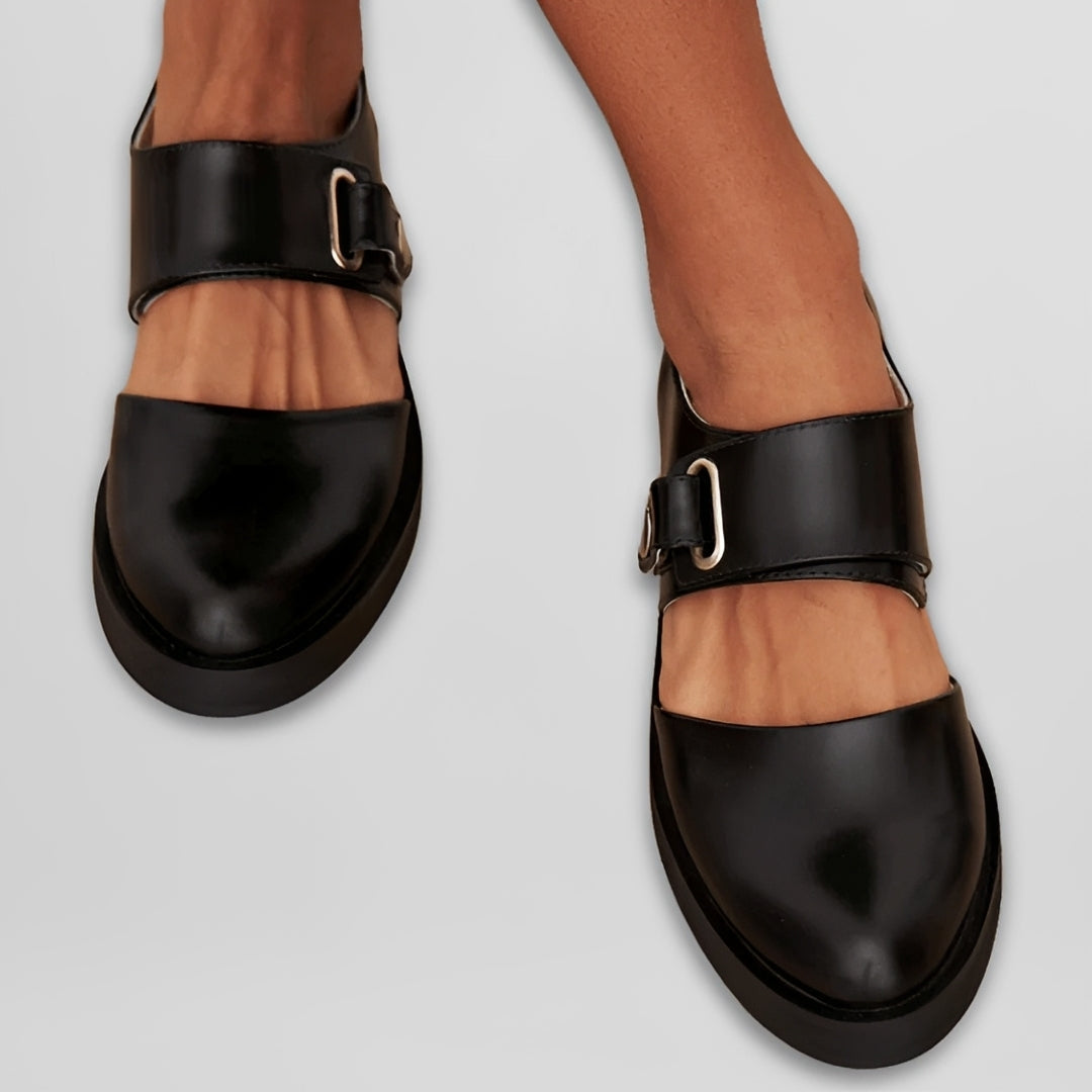 Mya - Bequeme Schuhe mit Riemen und flachem Absatz