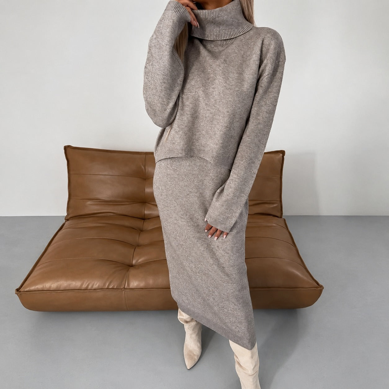 Odette - Bequemes Set mit Kleid und Rollkragenpullover