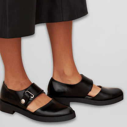 Mya - Bequeme Schuhe mit Riemen und flachem Absatz