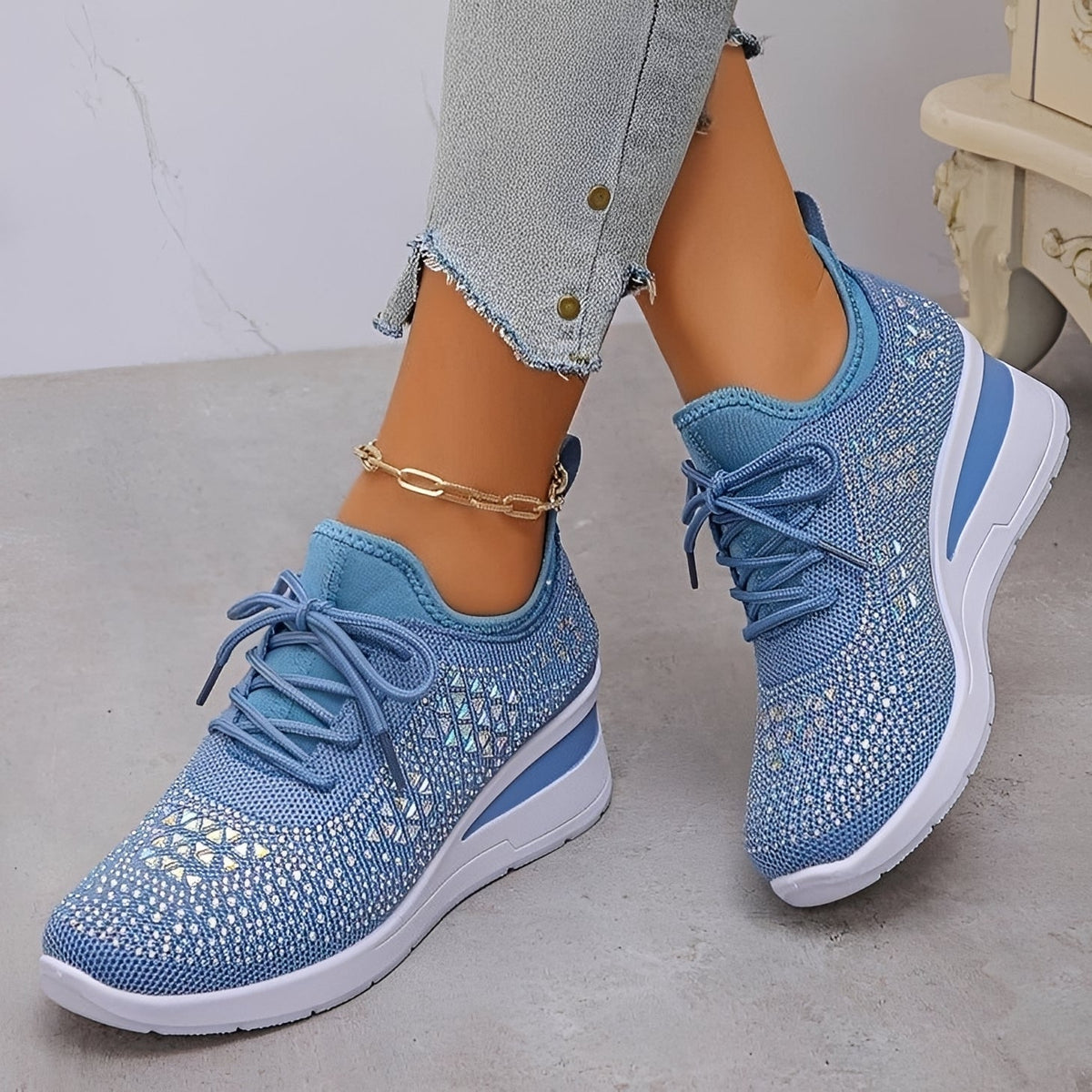 Elodie - Modische und bequeme Sneakers mit glänzenden Details