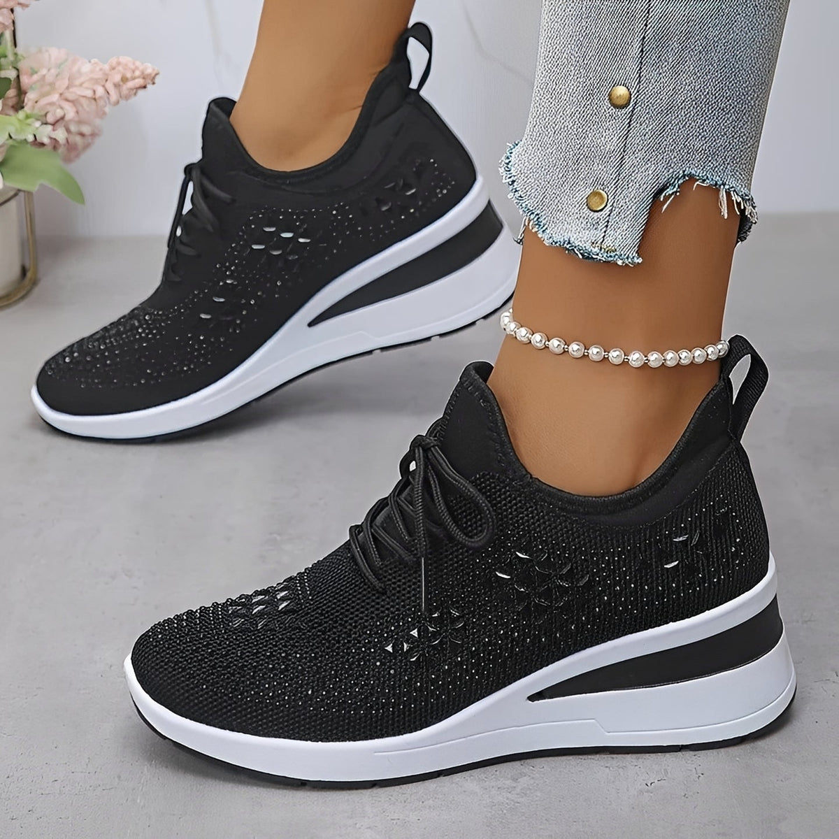 Elodie - Modische und bequeme Sneakers mit glänzenden Details