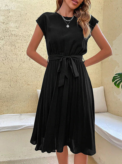 Klara – Sommerkleid mit Plissee und kurzen Ärmeln
