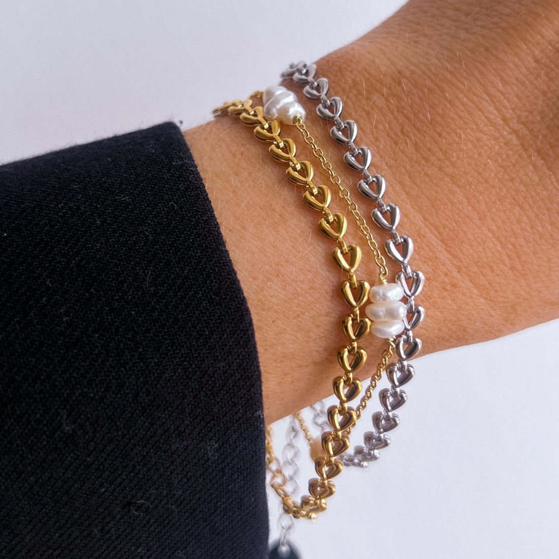 Kendra – Armband mit goldenem Herzanhänger