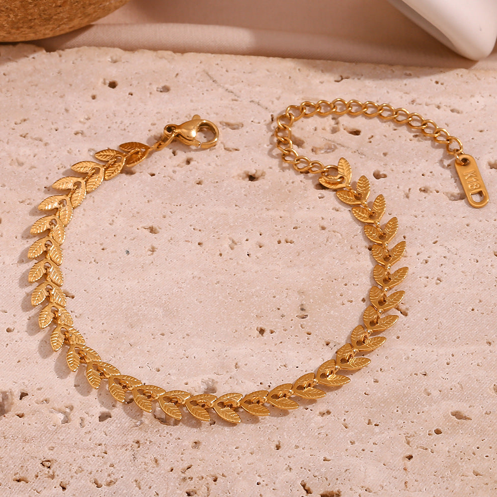 Sisi – Fußkette mit goldenen Blättern