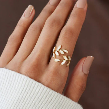 Sylvie – Offenes Ring aus Silber und weißem Opal