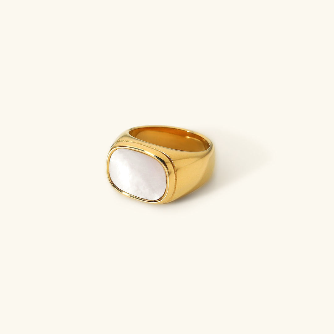 Nova - Ring aus Gold mit glatter Muschel