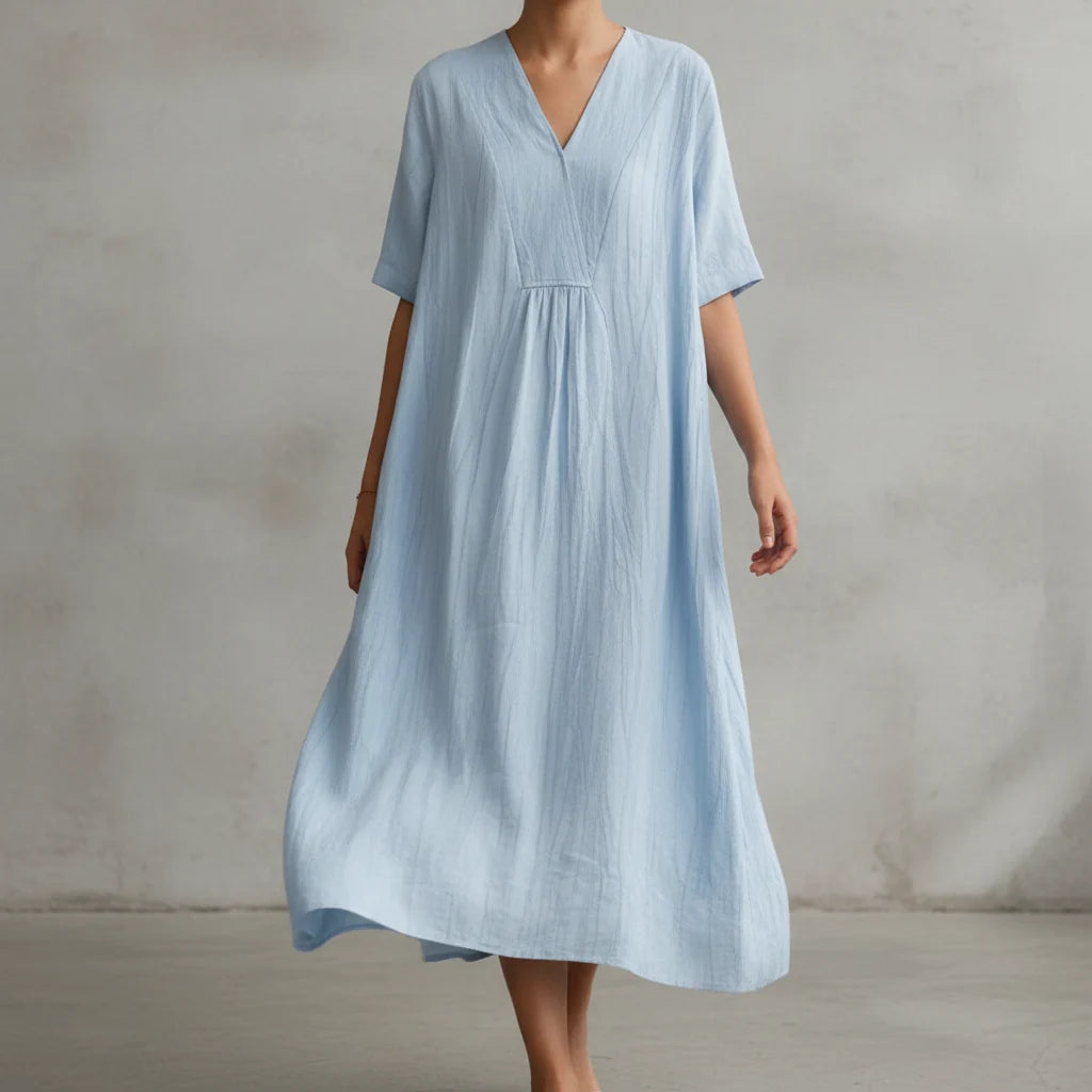 Jayela - Ein Kleid, das sommerliche Eleganz und Leichtigkeit ausstrahlt