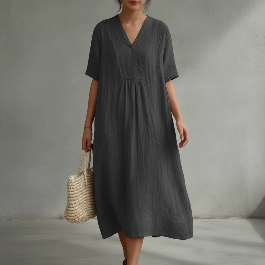 Jayela - Ein Kleid, das sommerliche Eleganz und Leichtigkeit ausstrahlt