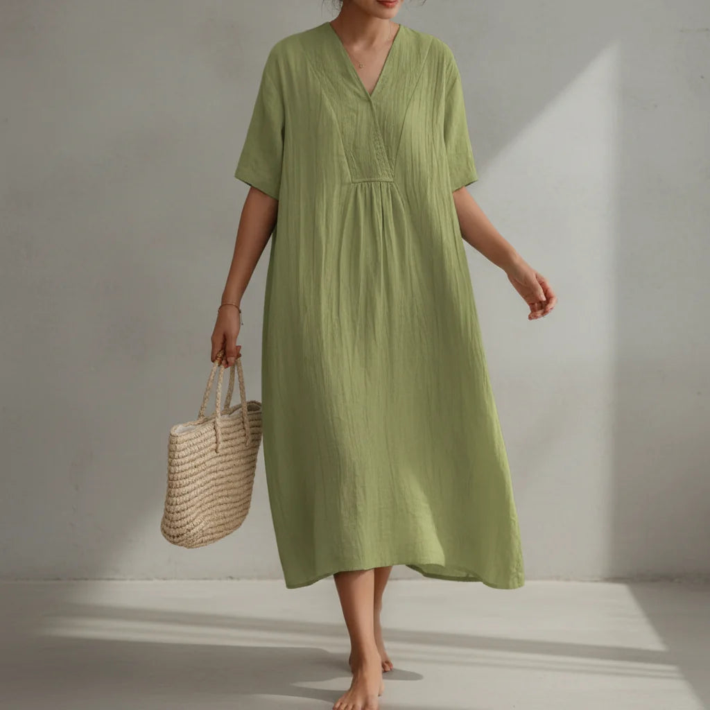 Jayela - Ein Kleid, das sommerliche Eleganz und Leichtigkeit ausstrahlt