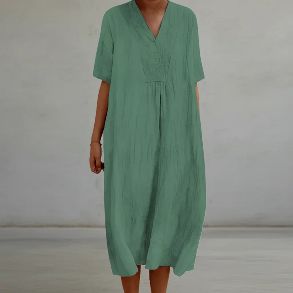 Jayela - Ein Kleid, das sommerliche Eleganz und Leichtigkeit ausstrahlt