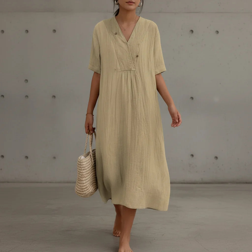 Jayela - Ein Kleid, das sommerliche Eleganz und Leichtigkeit ausstrahlt