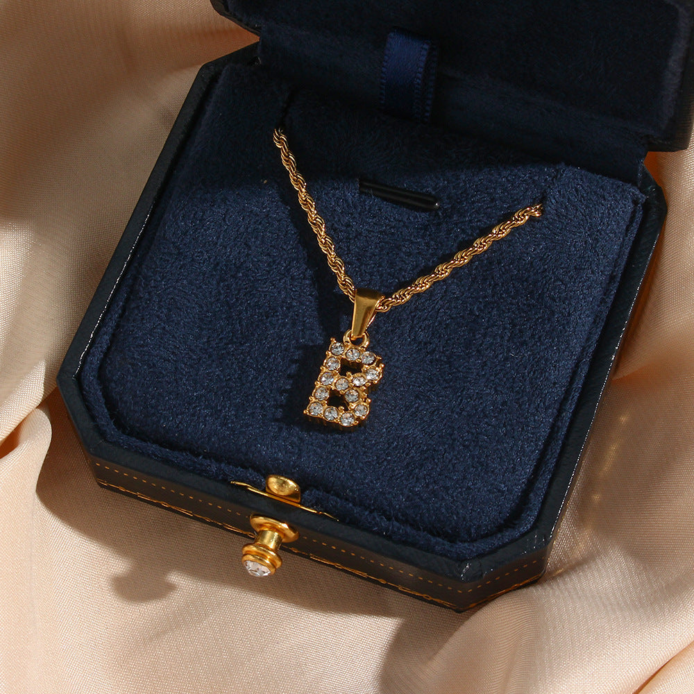 Maeve - Halskette mit Diamanten und Initialen