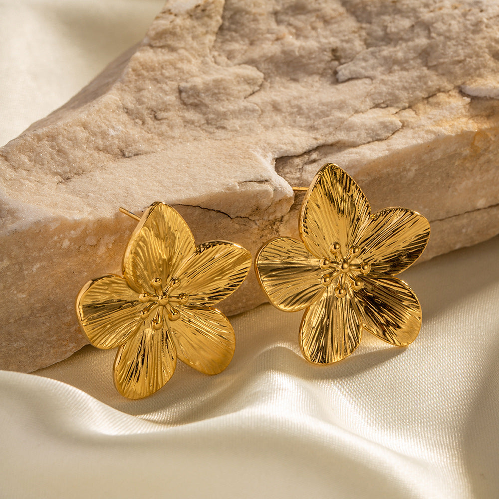 Allysa - Ohrringe aus goldenen Blumen