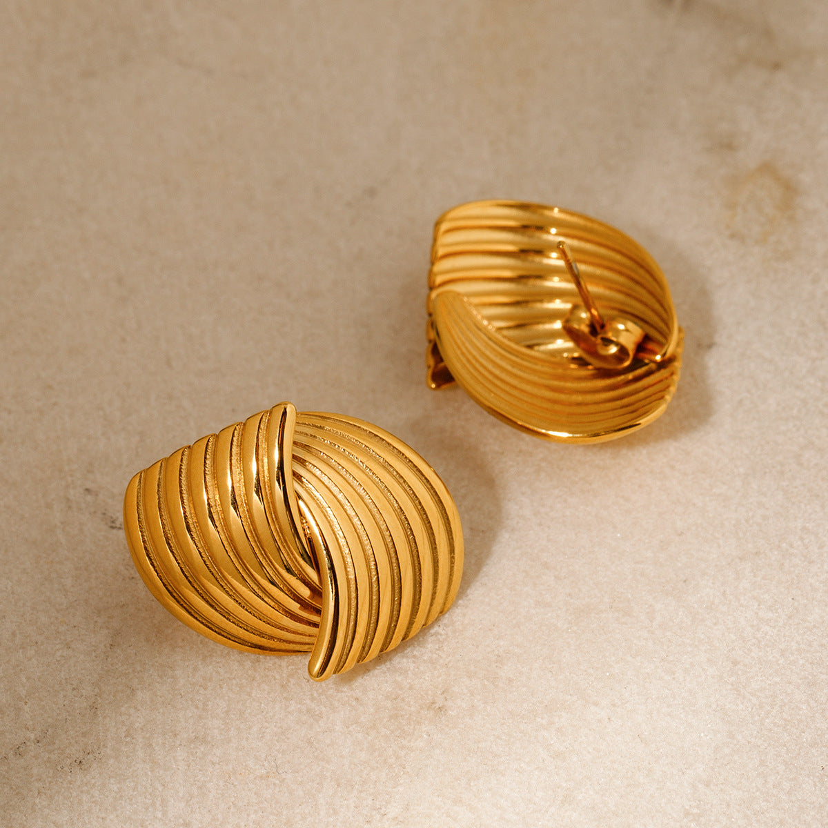Sonia - Ohrringe aus goldenen Wellen