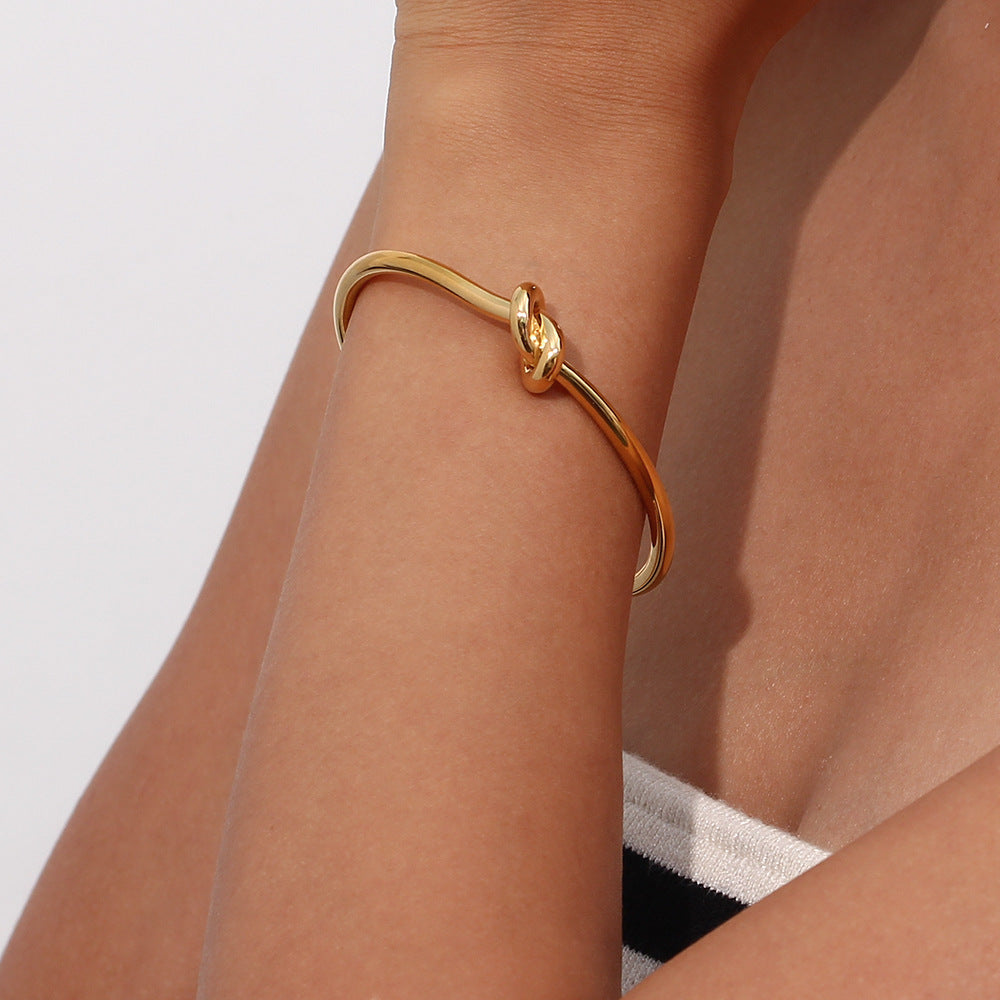 Louisa - Armband aus Goldknoten