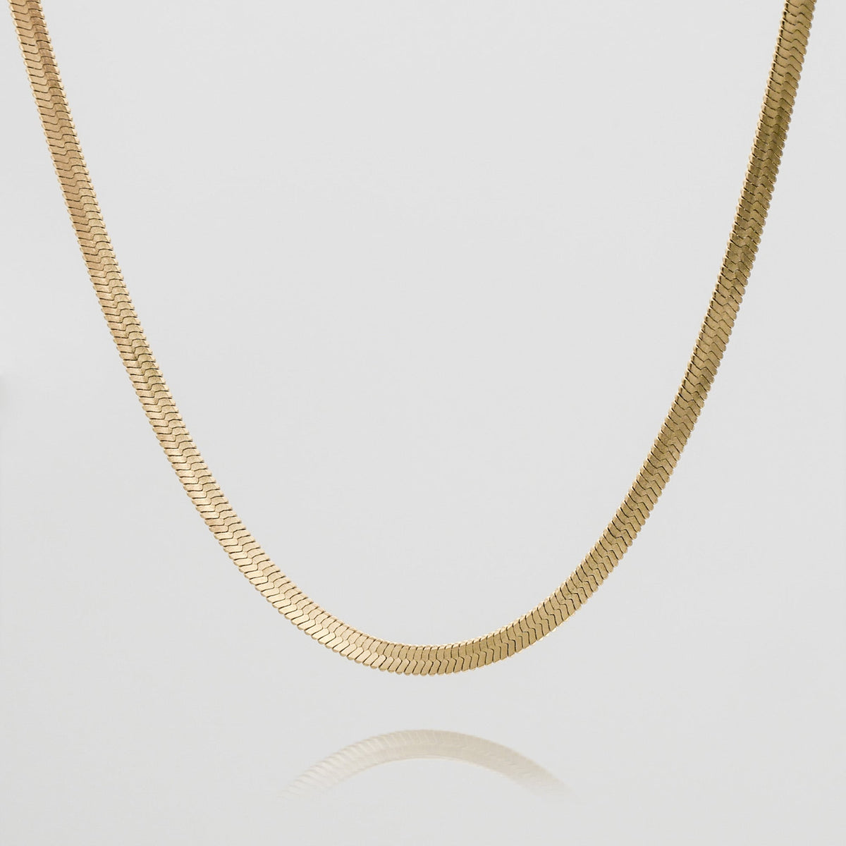 Juliette – Eleganter Chevron-Halsreif