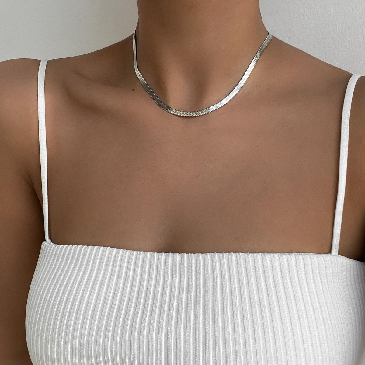 Juliette – Eleganter Chevron-Halsreif