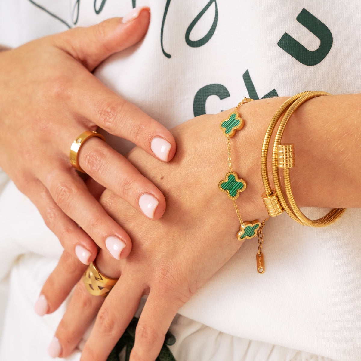 Angie – Armband mit gedrehtem Design aus Gold