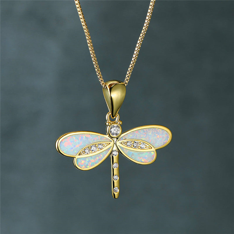 Maggie – Halskette der goldenen Libelle mit Opal