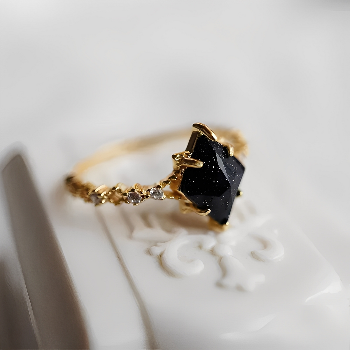 Nerisa – Ring aus schwarzem Obsidian