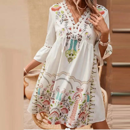 Iris – Kleid mit handbesticktem V-Ausschnitt