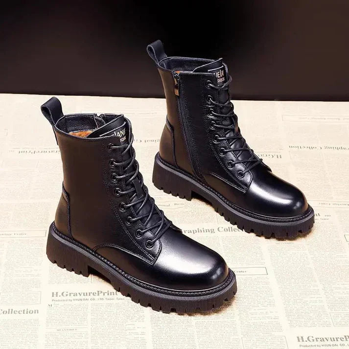 Delphine – Schwarze Winterstiefel