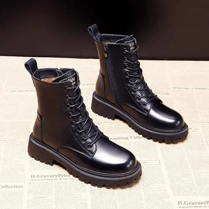 Delphine – Schwarze Winterstiefel