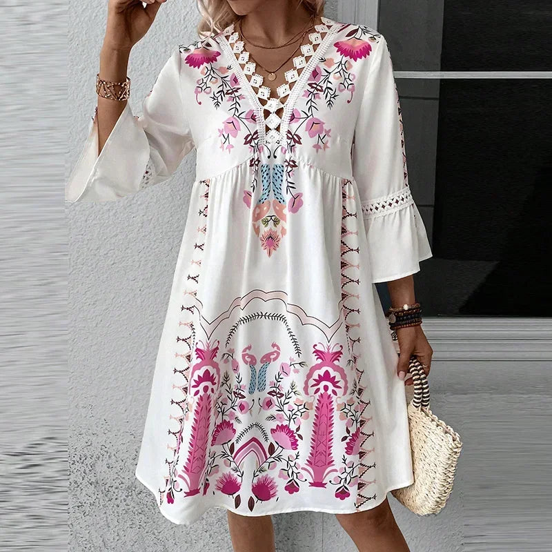 Iris – Kleid mit handbesticktem V-Ausschnitt