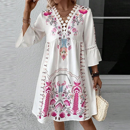 Iris – Kleid mit handbesticktem V-Ausschnitt