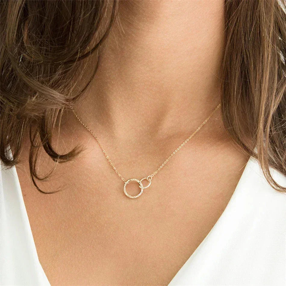 Isabelle – Halskette Hoop aus elegantem Gold