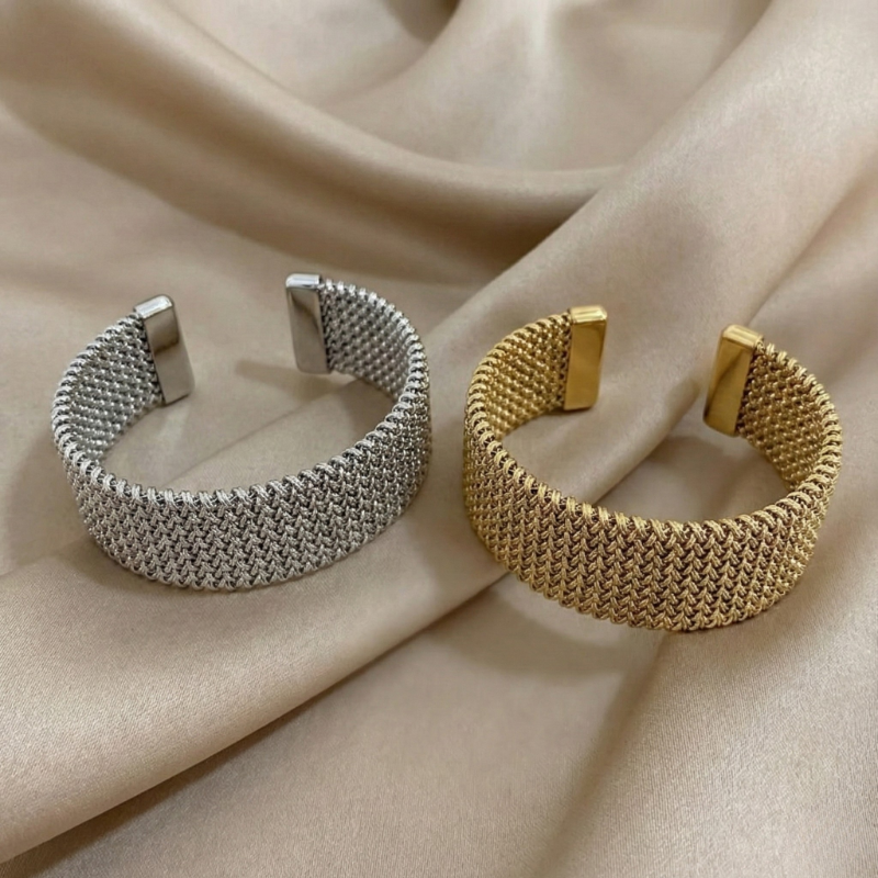 Raya – Pulsera aus Titanstahl mit graviertem Kabel