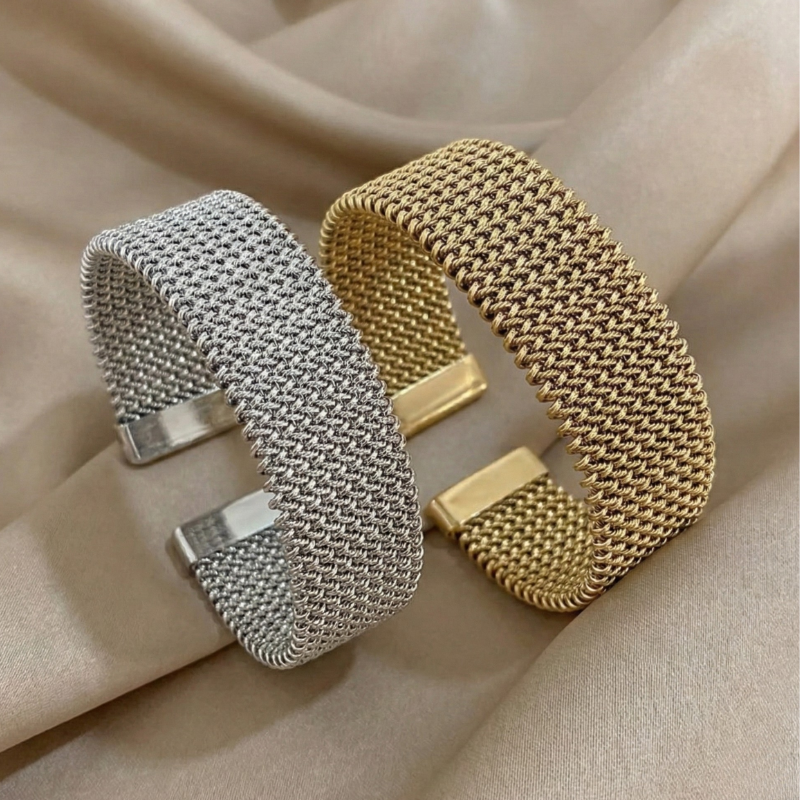 Raya – Pulsera aus Titanstahl mit graviertem Kabel