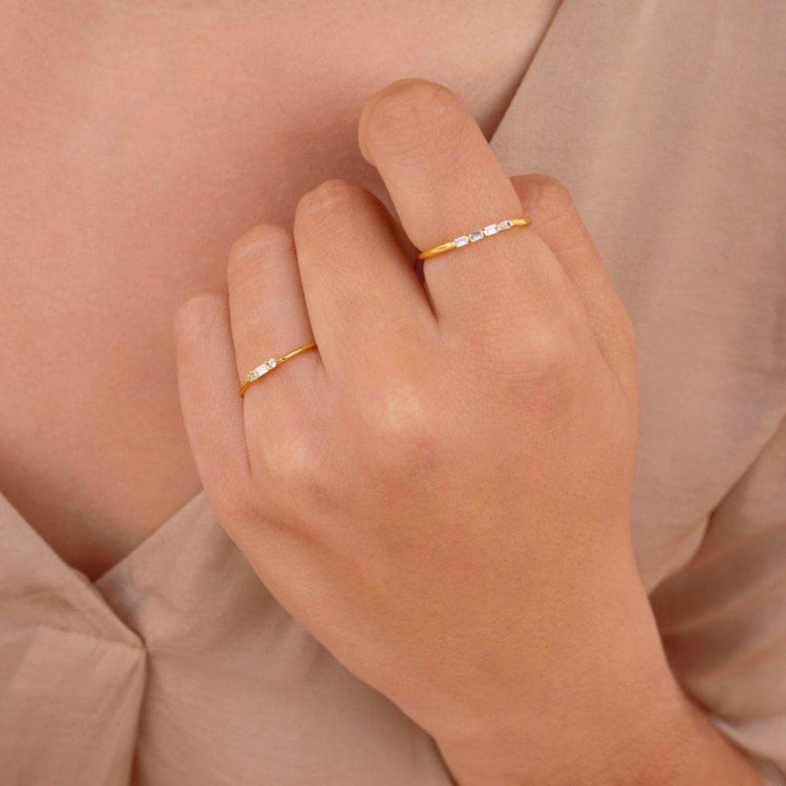 Baguette Klein - Zarter runder CZ-Ring