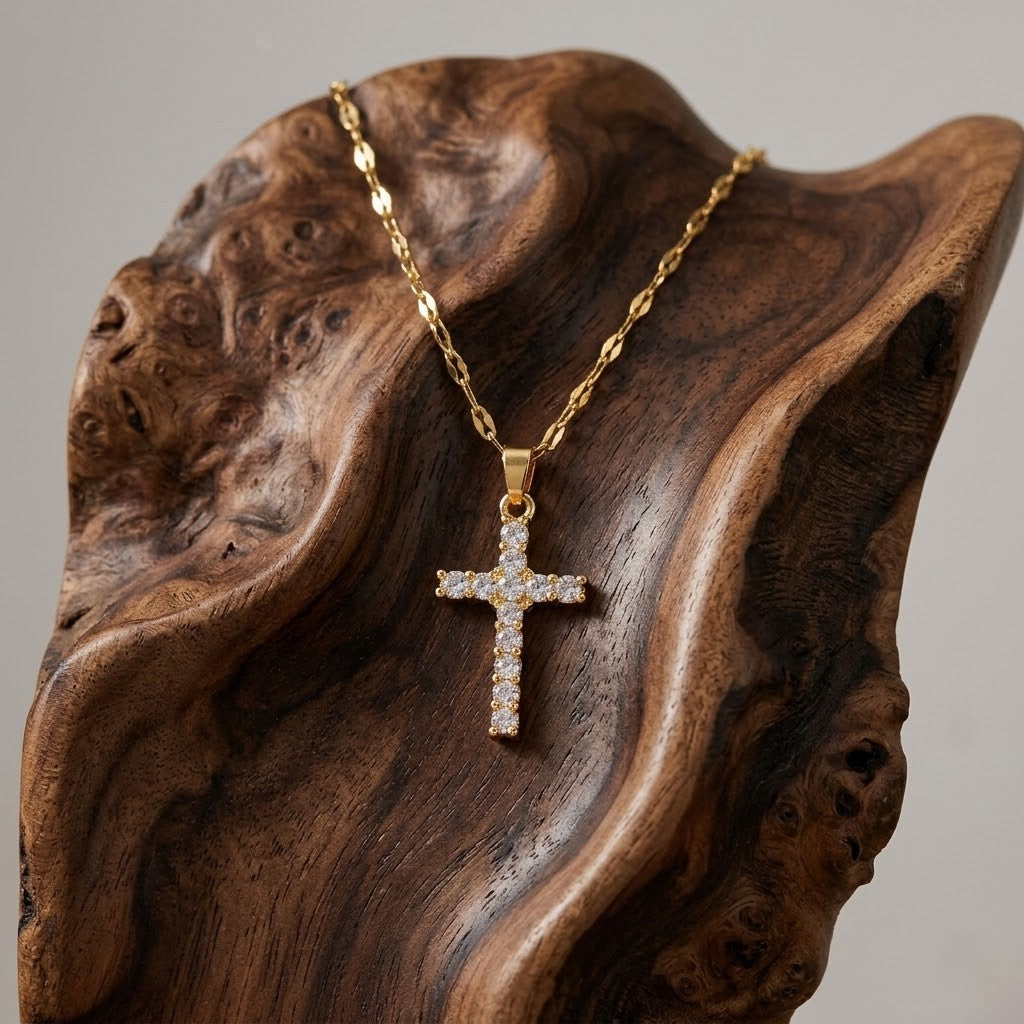 Noah – Goldene Halskette mit Zirkonia-Kreuz