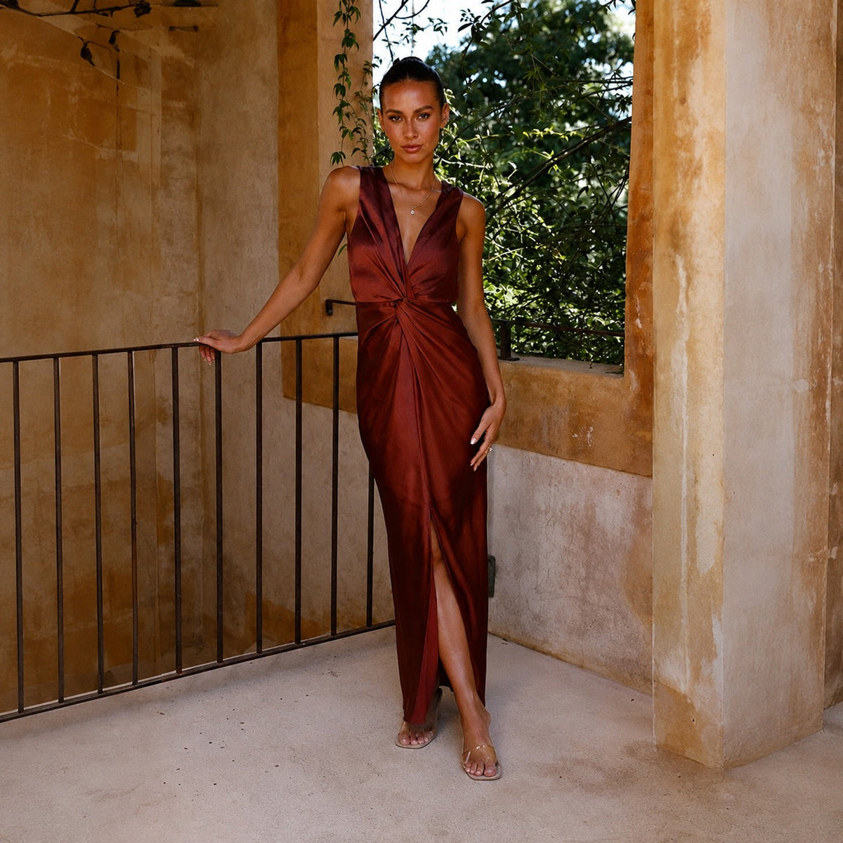 Elaine - Elegantes ärmelloses Abendkleid mit offenem Rücken