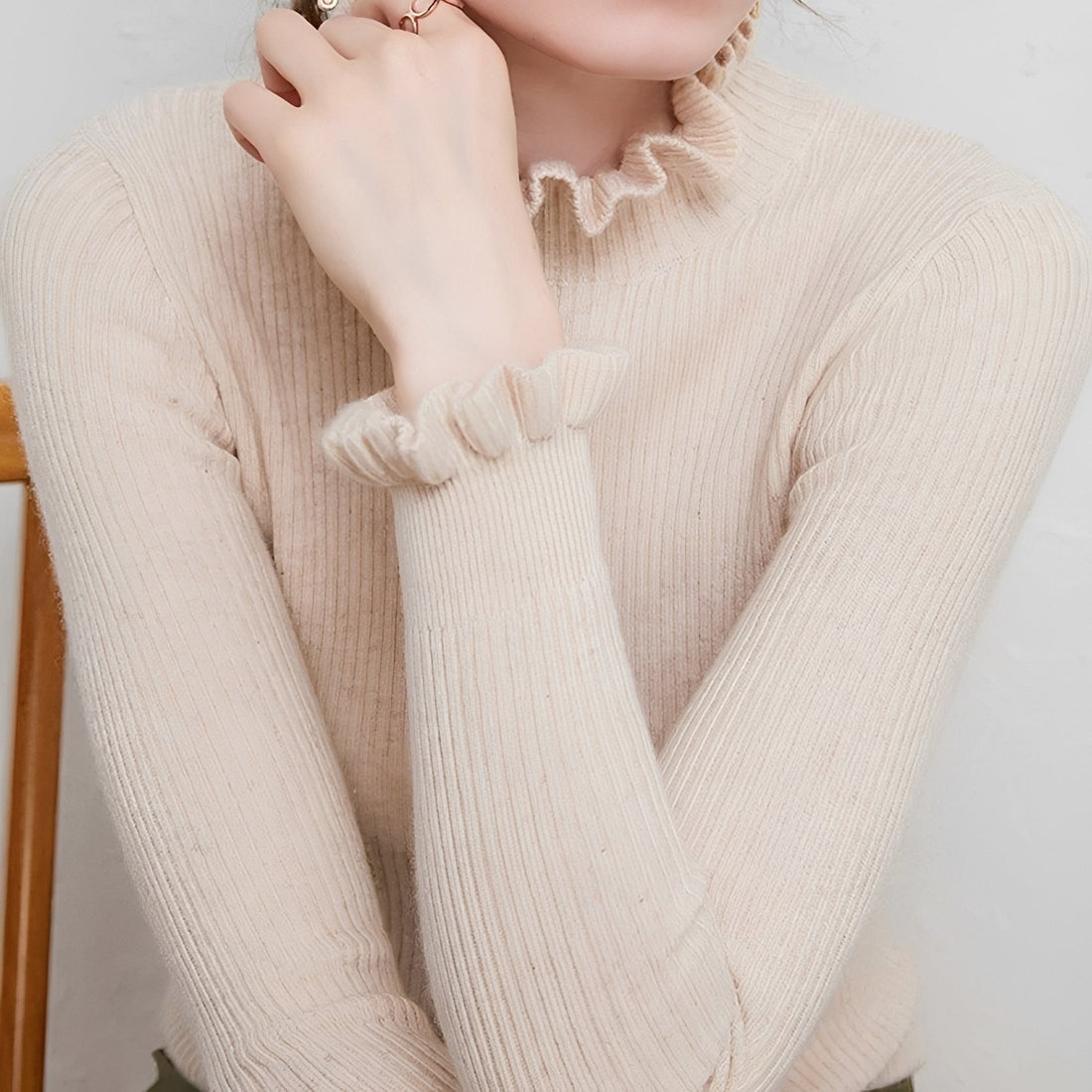 Alva - Eleganter Damenpullover mit Rollkragen
