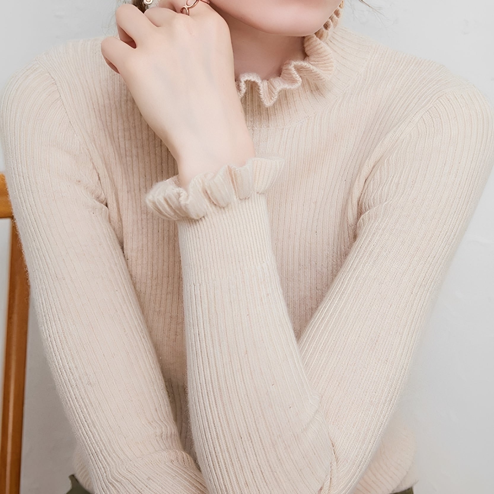Alva - Eleganter Damenpullover mit Rollkragen