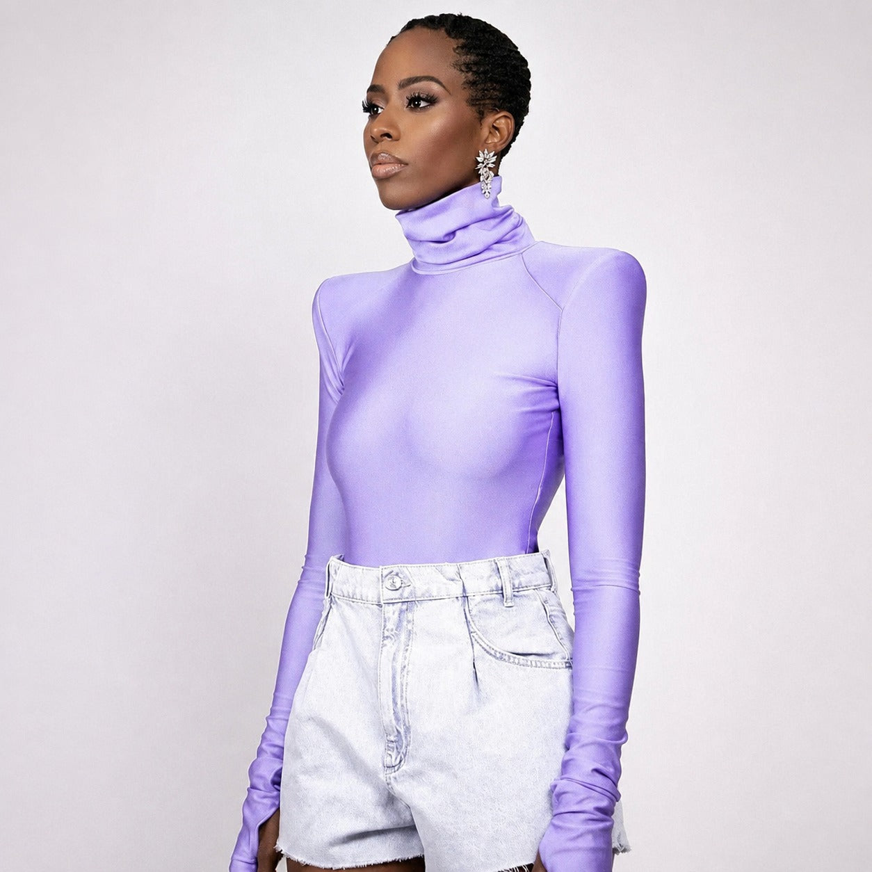 Ellery - Damenbody mit Stehkragen und speziellen Schulterdetails