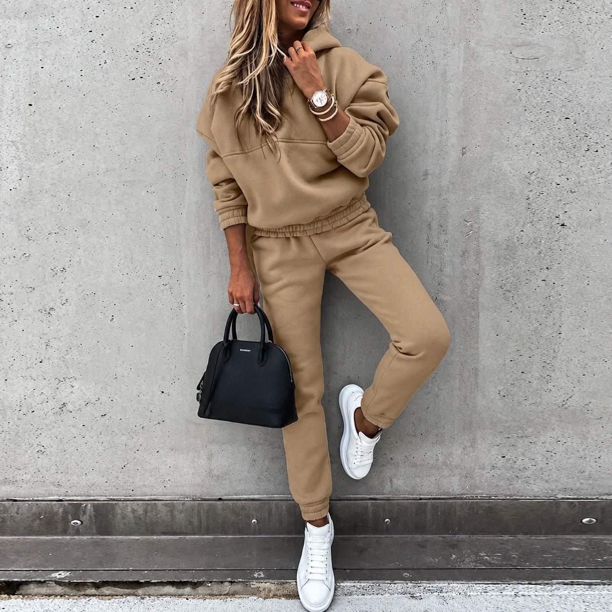 Alisha - Set aus Langarm-Sweatshirt und Hose
