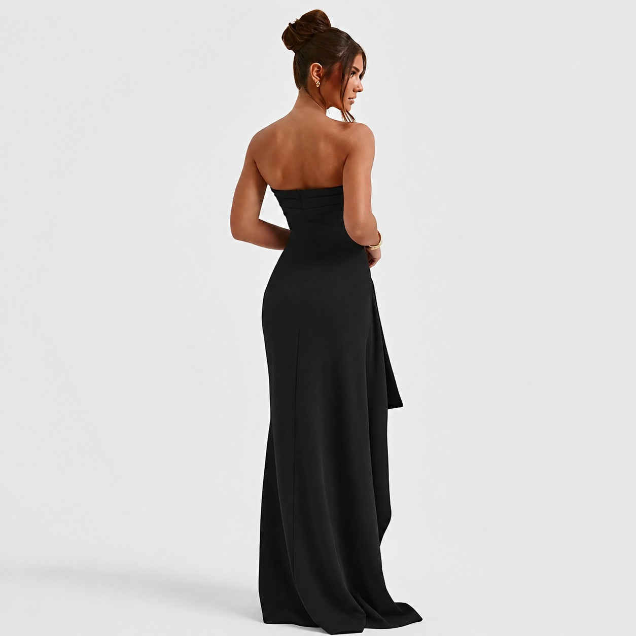 Aubree - Damenkleid mit elegantem Rückenausschnitt und Schlitz
