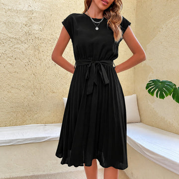 Klara - Leichtes Sommerkleid mit Falten und kurzen Ärmeln