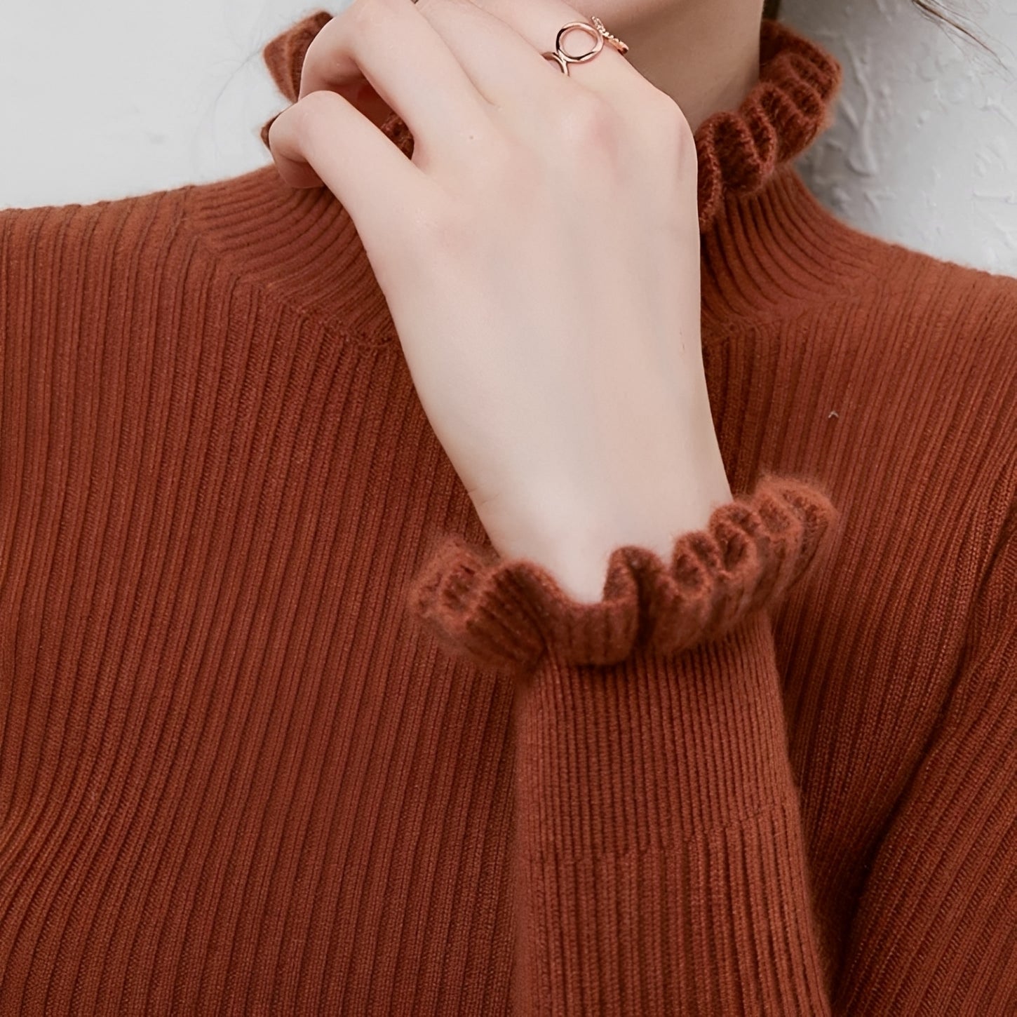 Alva - Eleganter Damenpullover mit Rollkragen