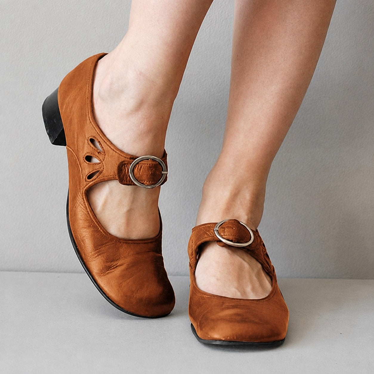 Beatrice - Trendige Sandalen mit anpassbarem Schnallenverschluss