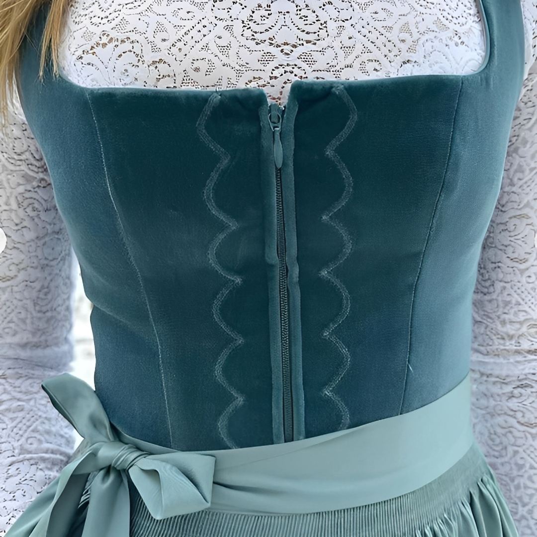 Muriel - Stilvolles Damen-Dirndl für das Oktoberfest (ohne Futter)