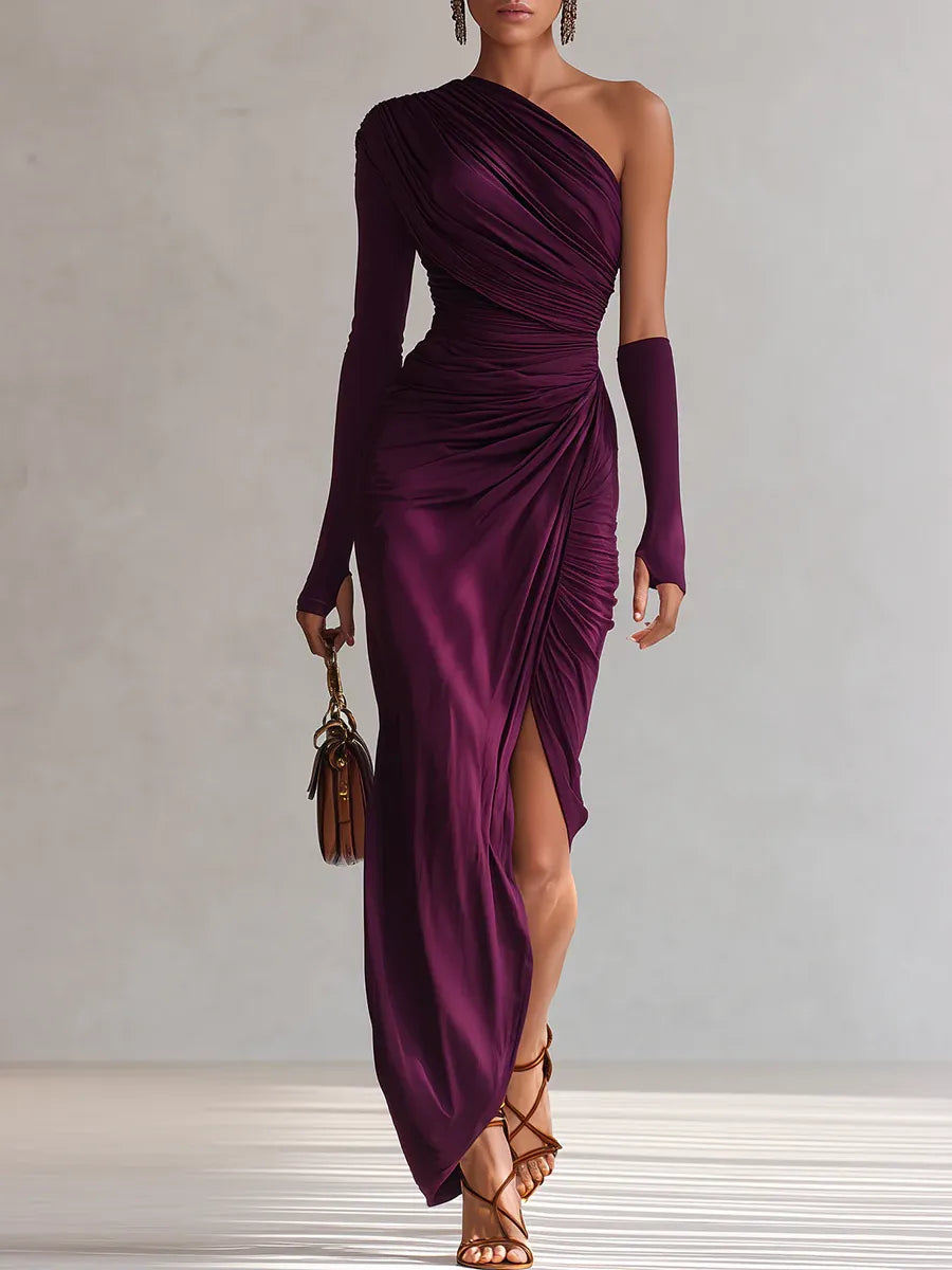 Seraphine – Asymmetrisches Maxikleid mit strukturierten Drapierungen