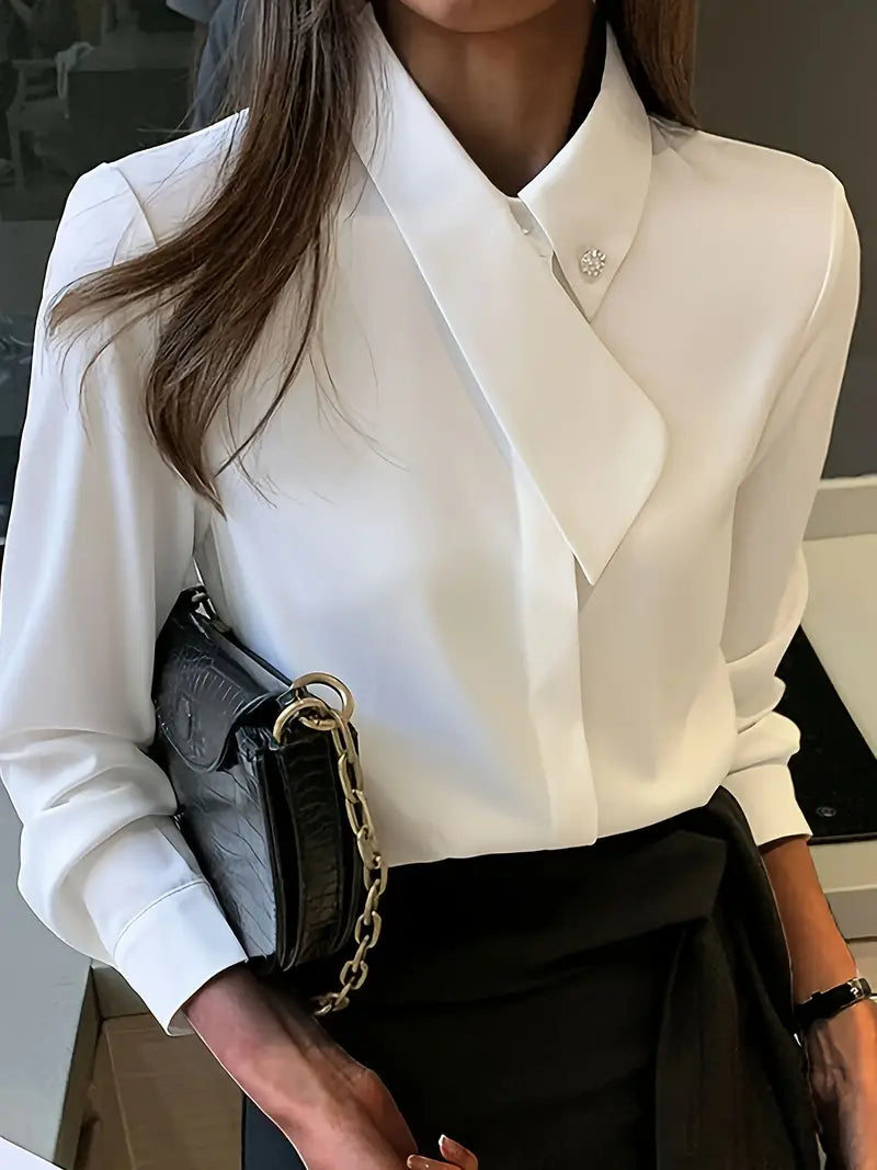 Reamina - Damenbluse mit luxuriösem und asymmetrischem Ausschnitt