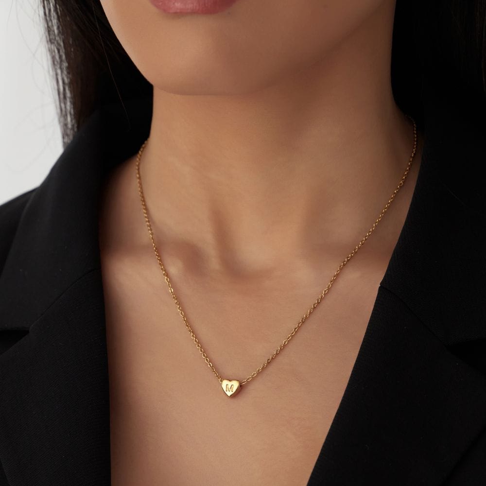 Amora – Halskette mit Initialen in Herzform Goldbeschichtung