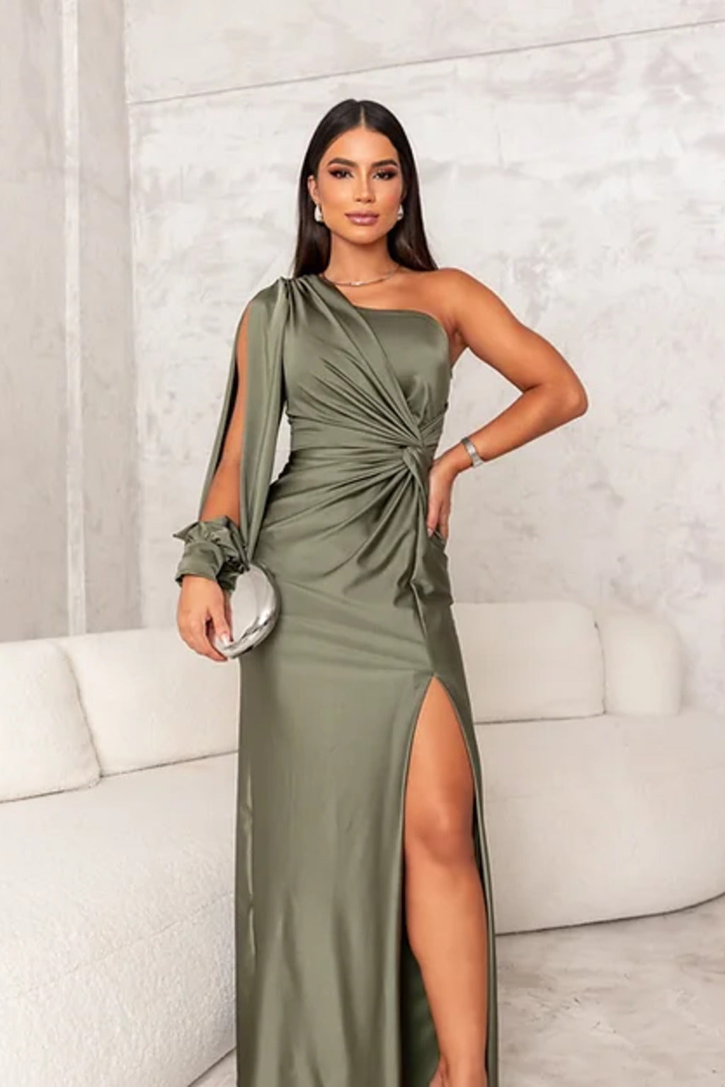 Florence – Elegantes Satinkleid mit asymmetrischer Schulter