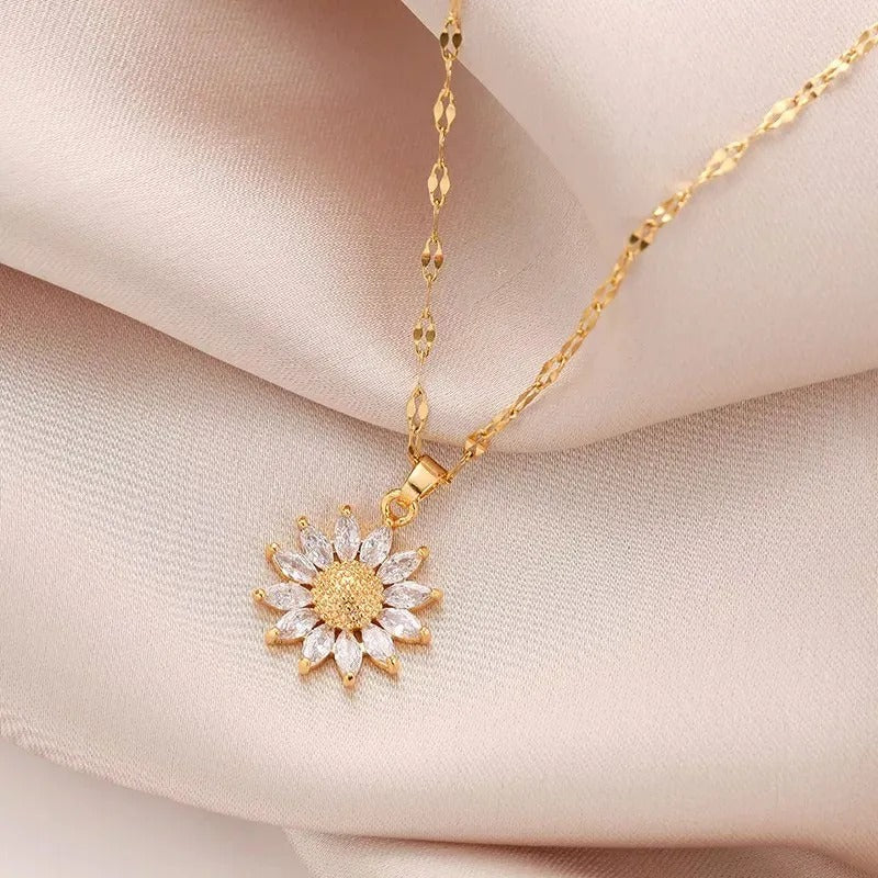 Jennie – Halskette aus Kristall mit Sonnenblumenmotiv und goldener Beschichtung