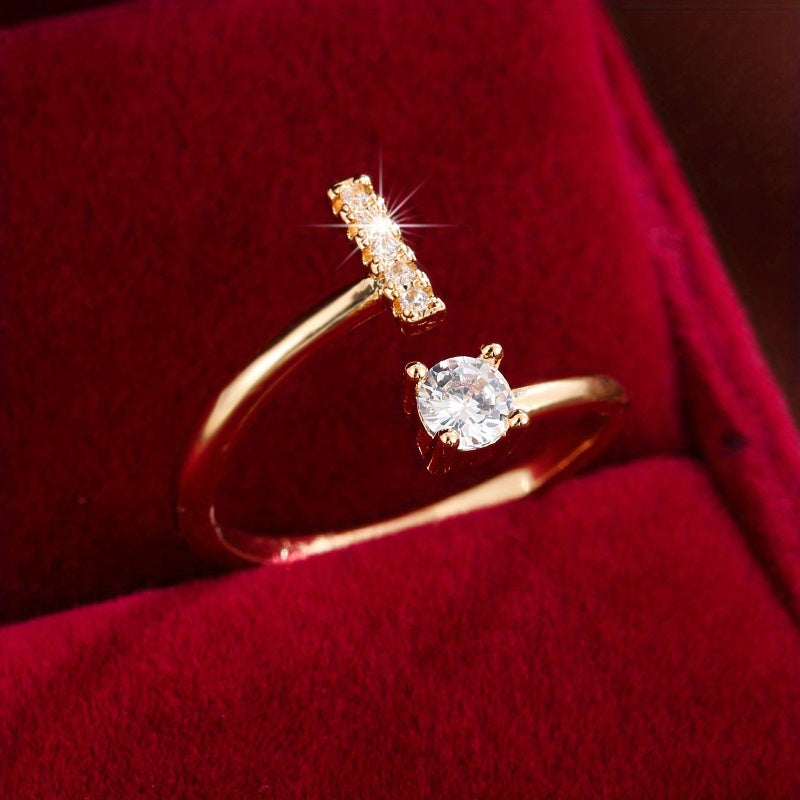 Nova – Offenes modernes Ring mit Initiale und Zirkonia
